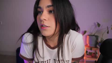 Sara online show from 09-26-25, 01:20