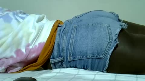 Snapshot of double_love9 chatting on 06-21-26, 07:38 bellie online show from 06-21-26, 07:38