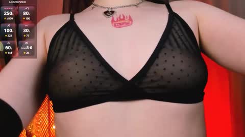 Snapshot of doublee_trouble chatting on 02-06-25, 12:00 Eva ana Liza online show from 02-06-25, 12:00