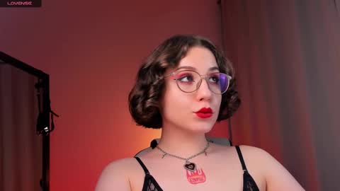 Snapshot of doublee_trouble chatting on 02-19-25, 11:57 Eva ana Liza online show from 02-19-25, 11:57