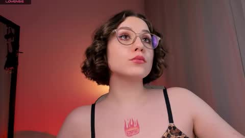 Snapshot of doublee_trouble chatting on 02-24-25, 03:44 Eva ana Liza online show from 02-24-25, 03:44