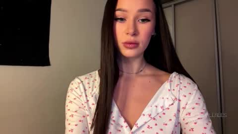 MOLLYYYY dont forget to give me a thumb up online show from 01-10-26, 01:13