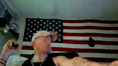 Snapshot of dougiebisme chatting on 06-25-26, 01:48 dougiebisme online show from 06-25-26, 01:48