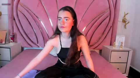 Snapshot of dovemullerr2 chatting on 05-30-26, 04:48 dovemullerr2 online show from 05-30-26, 04:48