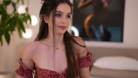 Snapshot of dovia chatting on 11-20-25, 07:19 . . online show from 11-20-25, 07:19