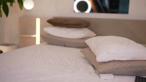 Snapshot of dovia chatting on 12-05-25, 08:01 . . online show from 12-05-25, 08:01