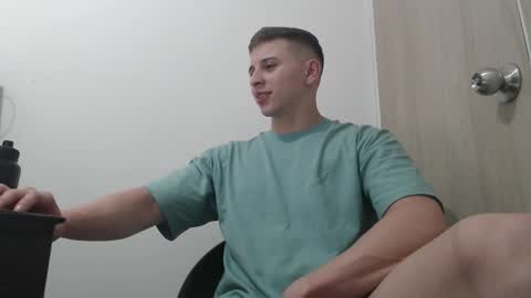 draco_boy2000 online show from 10-31-25, 09:38