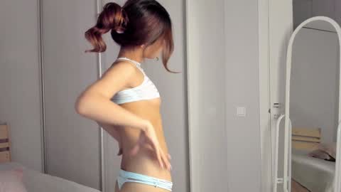 Snapshot of dragon_princesss chatting on 12-11-24, 03:15 Airi online show from 12-11-24, 03:15