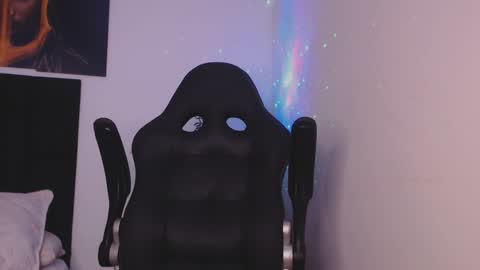 Snapshot of drake_cole11 chatting on 12-02-24, 03:47 drake_cole11 online show from 12-02-24, 03:47