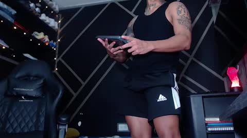 Drake online show from 11-08-25, 05:18