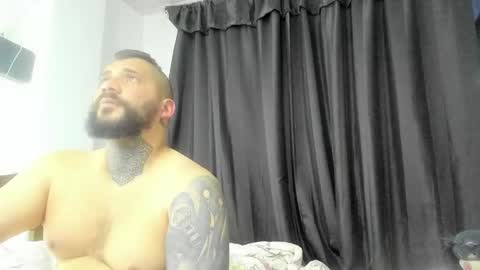 Snapshot of drake_white1 chatting on 05-13-26, 04:10 drake whitee Independent Model online show from 05-13-26, 04:10