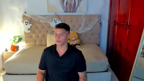 Snapshot of drakesmith01 chatting on 11-02-25, 11:07 Drake Smith online show from 11-02-25, 11:07