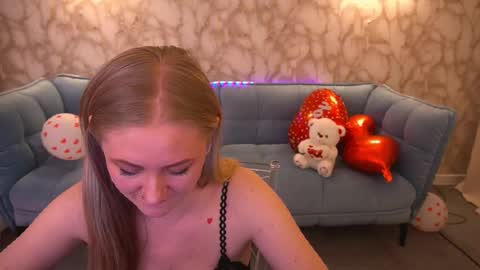 Snapshot of dramaquenn chatting on 02-15-26, 07:51 Lina online show from 02-15-26, 07:51