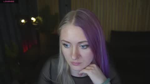 Snapshot of dramaquenn chatting on 02-27-26, 06:57 Lina online show from 02-27-26, 06:57