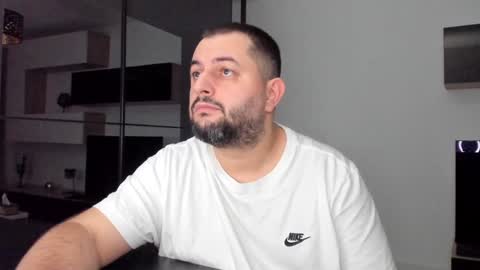 Snapshot of draven_a chatting on 01-16-25, 04:17 Draven A online show from 01-16-25, 04:17