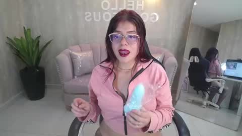 Draviana  online show from 09-19-25, 03:08