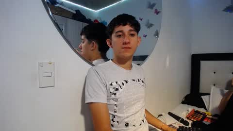 -- nicolle and jhon -- online show from 11-08-25, 09:42