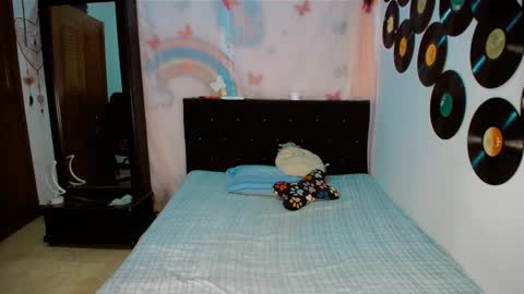 Snapshot of dream__girls69944 chatting on 02-13-26, 09:38 sharon online show from 02-13-26, 09:38