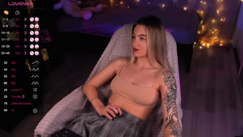 Snapshot of dreamaise chatting on 12-03-24, 10:18  Mary   pvt open    use pink and blue app lovense online show from 12-03-24, 10:18