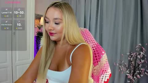 Snapshot of dreamaise chatting on 09-20-25, 02:07  Mary   pvt open    use pink and blue app lovense online show from 09-20-25, 02:07