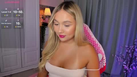 Snapshot of dreamaise chatting on 10-03-25, 03:42  Mary   pvt open    use pink and blue app lovense online show from 10-03-25, 03:42