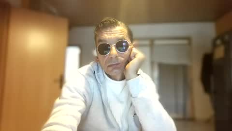 Snapshot of dreambob chatting on 10-11-25, 11:20 Dreambob online show from 10-11-25, 11:20