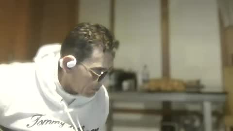 Snapshot of dreambob chatting on 11-02-25, 12:13 Dreambob online show from 11-02-25, 12:13