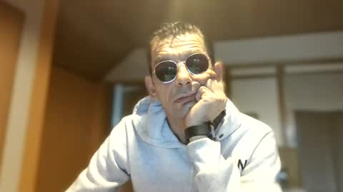 Snapshot of dreambob chatting on 11-29-25, 10:40 Dreambob online show from 11-29-25, 10:40