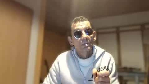 Snapshot of dreambob chatting on 11-30-25, 03:05 Dreambob online show from 11-30-25, 03:05