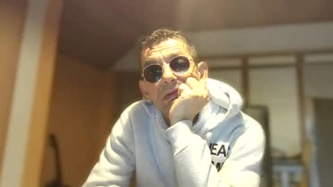 Snapshot of dreambob chatting on 12-14-25, 12:10 Dreambob online show from 12-14-25, 12:10