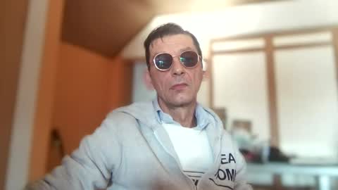 Snapshot of dreambob chatting on 02-15-26, 09:19 Dreambob online show from 02-15-26, 09:19