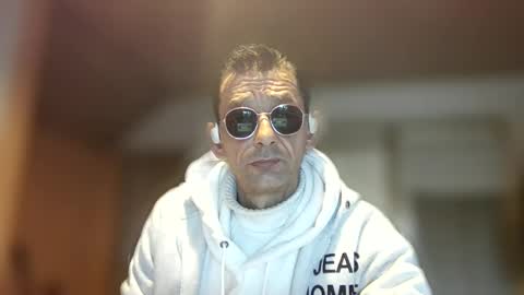 Snapshot of dreambob chatting on 04-03-26, 04:49 Dreambob online show from 04-03-26, 04:49