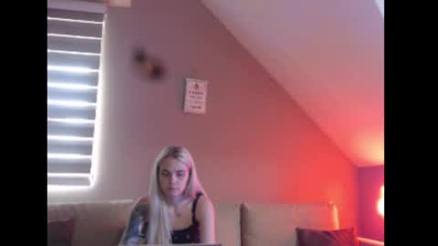 Snapshot of dreamcatcherfantasy chatting on 06-05-26, 07:58 A girl online show from 06-05-26, 07:58