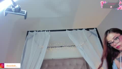 dreamleah_ online show from 04-12-26, 01:10
