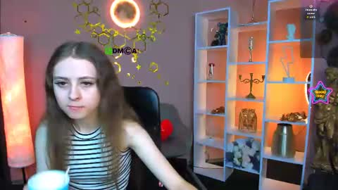 Snapshot of dreamy_lola chatting on 08-07-26, 05:53 Lola online show from 08-07-26, 05:53