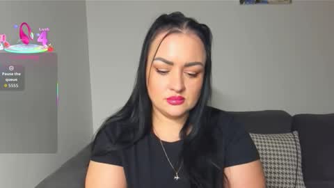 dreamyhousewife1 online show from 11-18-25, 04:22