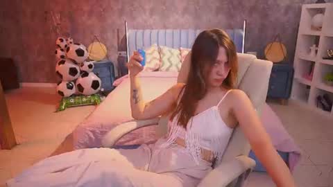 Snapshot of dreamylinaaa chatting on 07-16-26, 07:09 Lina online show from 07-16-26, 07:09