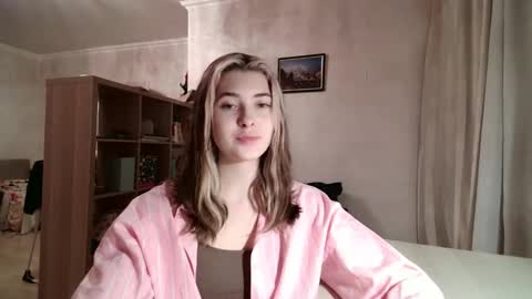 Dia online show from 02-16-26, 03:30