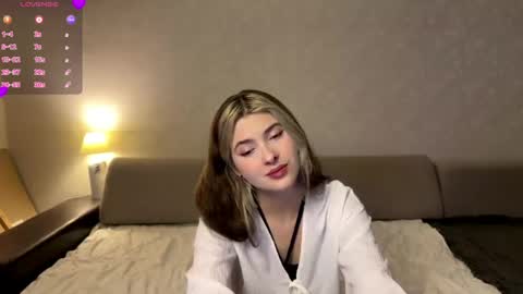 Dia online show from 05-28-26, 03:20