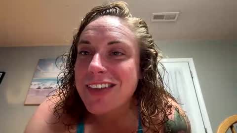 Snapshot of drew863901 chatting on 06-11-26, 01:05 drew863901 online show from 06-11-26, 01:05