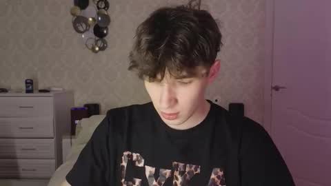 Mark online show from 03-11-26, 09:54