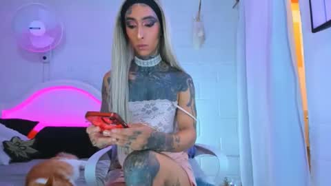 drippyorlove online show from 11-11-25, 04:07