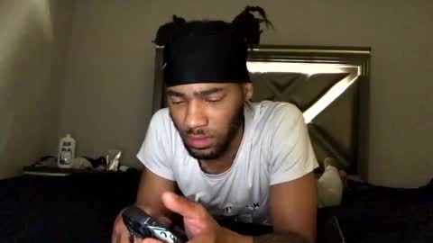 Snapshot of drobbb656 chatting on 11-08-25, 11:32 2xTheTrouble online show from 11-08-25, 11:32