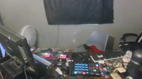 Snapshot of drogoloko233 chatting on 07-05-26, 01:56 drogo lpkp online show from 07-05-26, 01:56