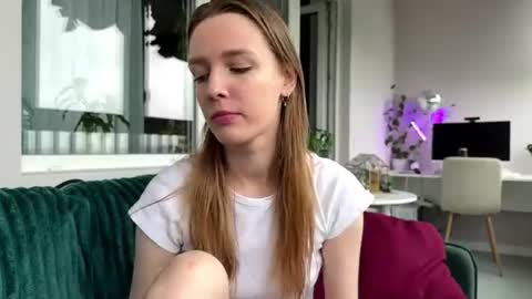 Snapshot of dropkiss chatting on 06-17-26, 11:23 dropkiss online show from 06-17-26, 11:23