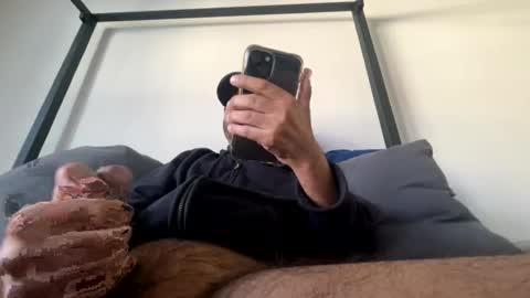 Snapshot of drspunkalott chatting on 12-18-24, 09:08 drspunkalott online show from 12-18-24, 09:08