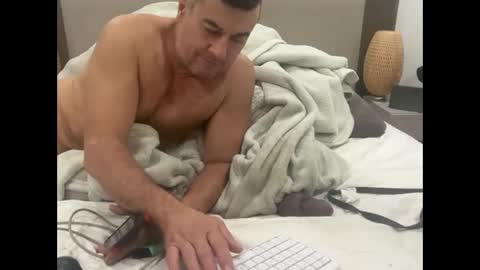 Dude online show from 04-18-26, 07:58