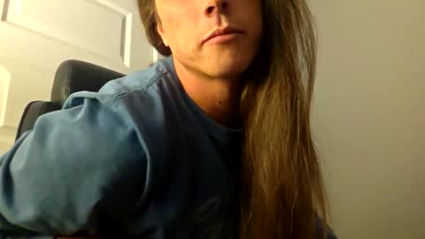 Snapshot of dukesky29 chatting on 11-16-25, 03:01 Dukeee online show from 11-16-25, 03:01