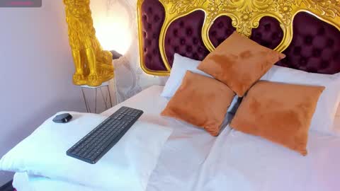 Lucy online show from 12-17-25, 10:38