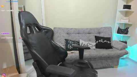 Snapshot of dulce_alice_ chatting on 05-14-26, 01:12 ALICE online show from 05-14-26, 01:12
